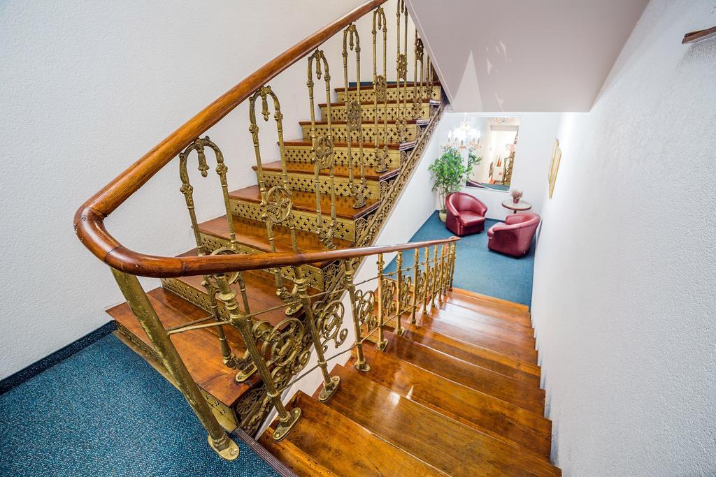 Hotel Tm Радом Экстерьер фото